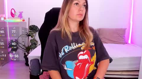 Linda  --  online show from September 2025 04:08:02 PM