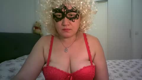 LindaXSmile online show from February 2025 09:59:01 PM