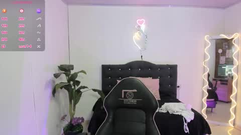 Linda  online show from March 2026 03:17:01 AM