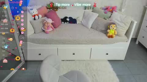 Alexandra online show from September 2025 10:28:01 AM