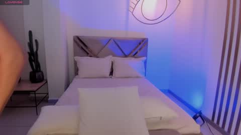 Lin  online show from January 2025 08:00:01 PM