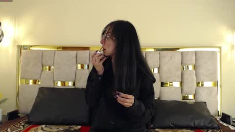 Snapshot of ling_ling24 chatting on January 2025 03:15:01 AM ling ling24 online show from January 2025 03:15:01 AM