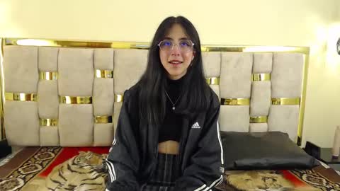 Snapshot of ling_ling24 chatting on January 2025 06:02:01 AM ling ling24 online show from January 2025 06:02:01 AM