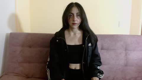 Snapshot of ling_ling24 chatting on February 2025 03:41:02 AM ling ling24 online show from February 2025 03:41:02 AM