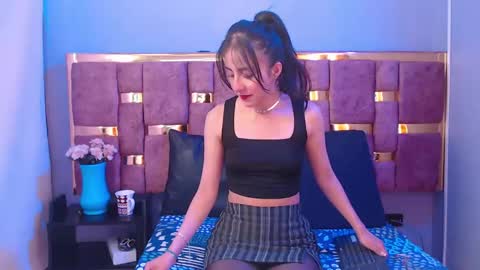 Snapshot of ling_ling24 chatting on February 2025 04:07:02 AM ling ling24 online show from February 2025 04:07:02 AM