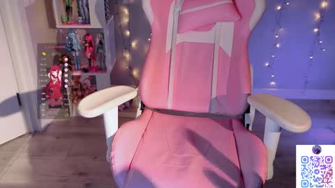 Lina online show from October 2025 09:56:01 PM