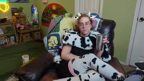 Snapshot of linzy19 chatting on February 2025 03:36:02 PM Linzy19 online show from February 2025 03:36:02 PM