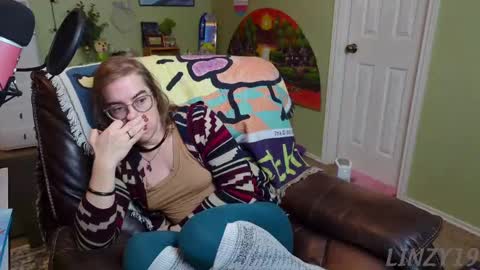 Snapshot of linzy19 chatting on February 2025 06:58:01 PM Linzy19 online show from February 2025 06:58:01 PM