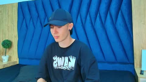 Snapshot of lio_____ chatting on April 2026 03:18:01 AM Lio online show from April 2026 03:18:01 AM