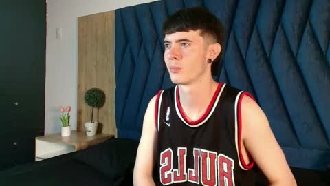 Snapshot of lio_____ chatting on April 2026 03:28:02 AM Lio online show from April 2026 03:28:02 AM