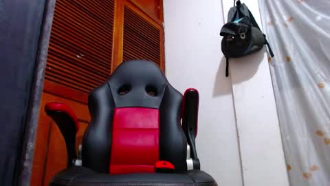 lion_grr online show from December 2024 11:23:02 PM