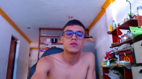 lion_grr online show from October 2025 02:23:02 PM