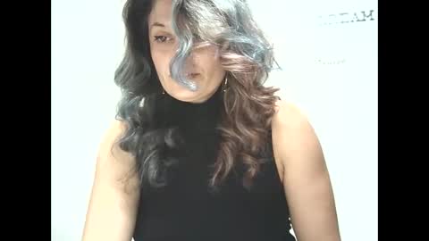 Snapshot of lionessmom chatting on October 2025 10:00:01 PM lionessmom online show from October 2025 10:00:01 PM