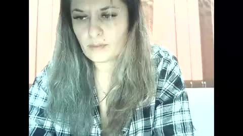 Snapshot of lionessmom chatting on November 2025 08:35:01 AM lionessmom online show from November 2025 08:35:01 AM