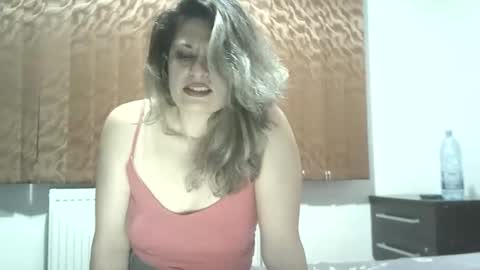 Snapshot of lionessmom chatting on January 2026 10:04:02 PM lionessmom online show from January 2026 10:04:02 PM