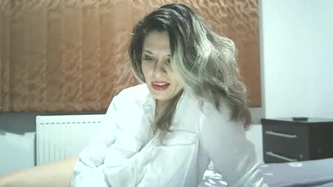 Snapshot of lionessmom chatting on January 2026 08:03:02 PM lionessmom online show from January 2026 08:03:02 PM