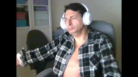 Snapshot of liongr69 chatting on December 2024 08:07:02 AM liongr69 online show from December 2024 08:07:02 AM