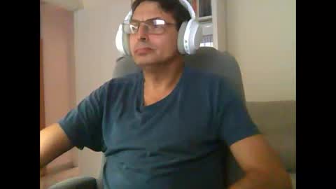 Snapshot of liongr69 chatting on October 2025 04:28:01 PM liongr69 online show from October 2025 04:28:01 PM