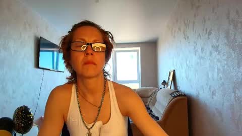Liora Weiss online show from May 2026 07:36:02 AM