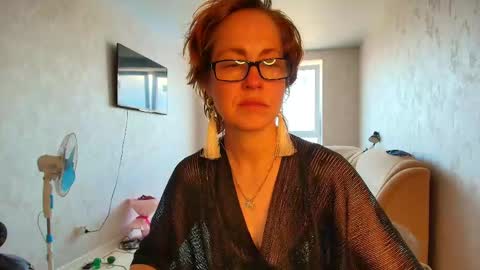 Liora Weiss online show from May 2026 07:50:01 AM