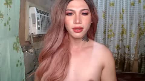 lipshero online show from September 2025 04:47:02 AM