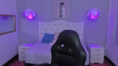 Lisa online show from November 2025 11:43:01 AM