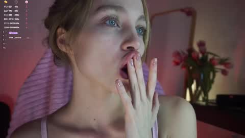 Lisa online show from December 2024 07:50:02 PM