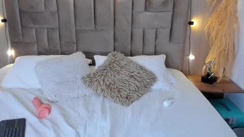 Lisa Baker online show from March 2025 05:16:01 AM