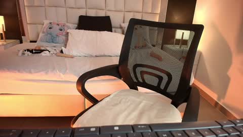 Lisa online show from February 2025 05:26:02 PM