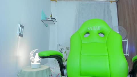 Snapshot of lisa_gerrard_ chatting on February 2025 04:47:01 PM Lisa  online show from February 2025 04:47:01 PM