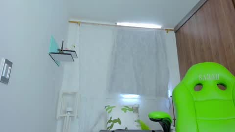 Snapshot of lisa_gerrard_ chatting on February 2025 06:32:02 PM Lisa  online show from February 2025 06:32:02 PM