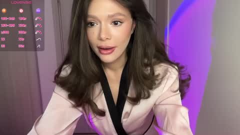 Snapshot of lisa_graham chatting on April 2026 04:53:01 AM lisa_graham online show from April 2026 04:53:01 AM