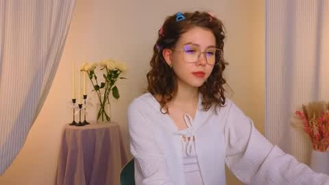 Snapshot of lisa_roses chatting on December 2024 11:34:01 PM Lisa online show from December 2024 11:34:01 PM