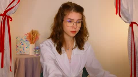 Snapshot of lisa_roses chatting on January 2025 02:46:02 AM Lisa online show from January 2025 02:46:02 AM