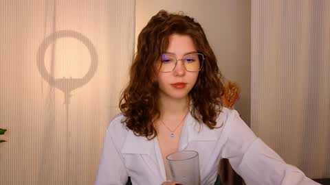 Snapshot of lisa_roses chatting on January 2025 02:41:01 AM Lisa online show from January 2025 02:41:01 AM