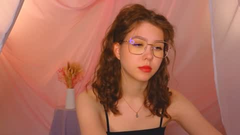 Snapshot of lisa_roses chatting on January 2025 06:16:01 AM Lisa online show from January 2025 06:16:01 AM