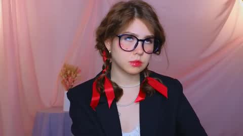 Snapshot of lisa_roses chatting on February 2025 10:17:02 AM Lisa online show from February 2025 10:17:02 AM