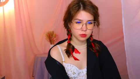 Snapshot of lisa_roses chatting on February 2025 11:17:02 AM Lisa online show from February 2025 11:17:02 AM