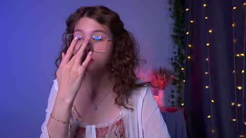 Snapshot of lisa_roses chatting on October 2025 07:36:02 PM Lisa online show from October 2025 07:36:02 PM