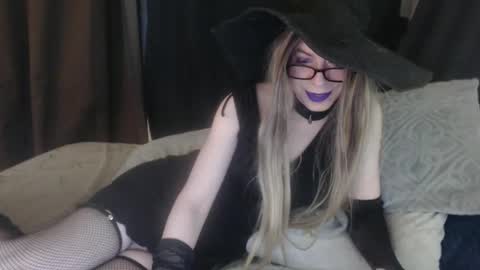 Lisa Tyler online show from January 2025 09:51:02 AM