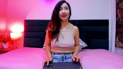 lisa white  online show from March 2026 04:38:02 AM