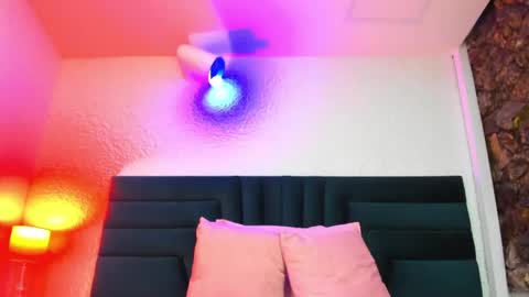 lisa white  online show from April 2026 08:11:02 PM