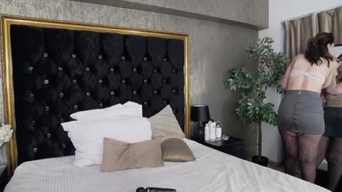 Snapshot of lisacroft chatting on February 2025 06:54:01 AM lisacroft online show from February 2025 06:54:01 AM