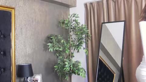 Snapshot of lisacroft chatting on February 2025 05:55:01 AM lisacroft online show from February 2025 05:55:01 AM