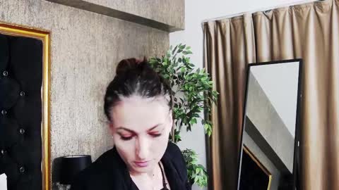 Snapshot of lisacroft chatting on February 2025 03:58:02 AM lisacroft online show from February 2025 03:58:02 AM