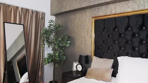 Snapshot of lisacroft chatting on March 2025 05:50:02 AM lisacroft online show from March 2025 05:50:02 AM