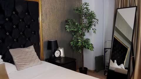 Snapshot of lisacroft chatting on March 2025 07:59:02 PM lisacroft online show from March 2025 07:59:02 PM