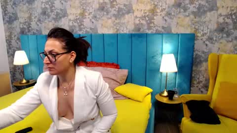 Snapshot of lisacroft chatting on October 2025 08:54:02 AM lisacroft online show from October 2025 08:54:02 AM