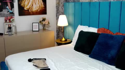 Snapshot of lisacroft chatting on November 2025 08:15:01 AM lisacroft online show from November 2025 08:15:01 AM