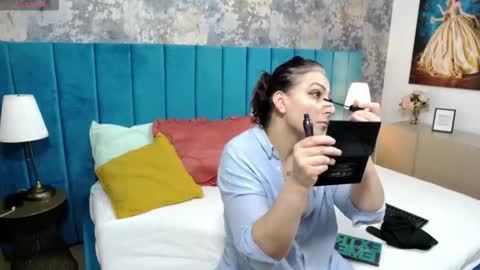 Snapshot of lisacroft chatting on November 2025 08:04:01 AM lisacroft online show from November 2025 08:04:01 AM